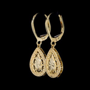 14kt Yellow Gold Pear Drop Earrings